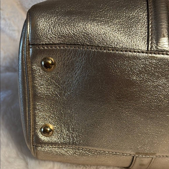 Gucci Gold Designer Women's Bag - Picture 3 of 12